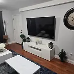 Cozy Nest Getaway Near Boston! Apartment Boston