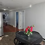 Cozy Nest Getaway Near Boston! Apartment