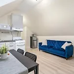 2 Bedroom Loft Apartment In Brighton, Free Parking