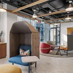Private Modern Apt With Kitchen