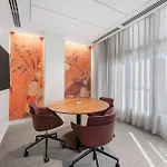 Luxury With Kitchen And Gym *