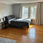 Homestay Near Downtown Boston - Andrew Station Area