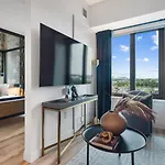 Luxury By Hyatus At Cambridge Aparthotel 4*