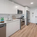 Luxury By Hyatus At Cambridge Aparthotel 4*