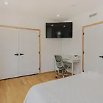 Lux 3bd Minutes Walk To Airport Apartment Boston