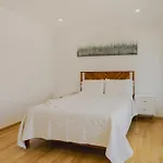 Lux 3bd Minutes Walk To Airport Boston