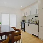 Lux 3bd Minutes Walk To Airport * Boston