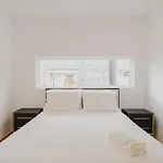 Luxury 3bd Short Walk To Airport Apartment Boston