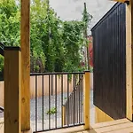 Luxury 3Bd Short Walk To Airport