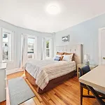 Well-Lit Bedroom Near Transit And Charles River