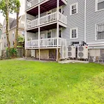4 Mi To Fenway Park Pet-Friendly Dorchester Apt!