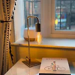 Apartment Chic Living On Newbury Street
