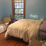 Spacious 4 Bedroom Victorian In Boston