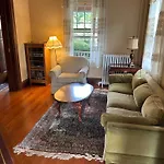 Spacious 4 Bedroom Victorian In Boston