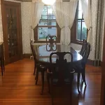 Spacious 4 Bedroom Victorian In Boston