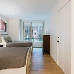 Exclusive 2Br Apt Downtown Seaport