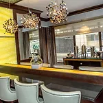 Copley Square Hotel, A Found
