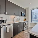 Luxury With Harbor Views Apartment *