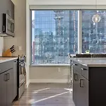 Luxury With Harbor Views Apartment *