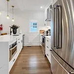 Forest Hill -boston Apartment