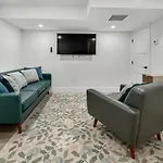 Forest Hill -boston Apartment