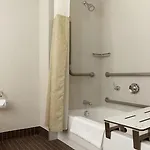 Doubletree By Hilton Bayside 3*