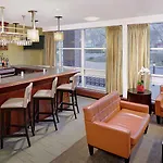 Hotel Doubletree By Hilton Bayside Boston