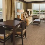 Hotel Doubletree By Hilton Bayside 3*