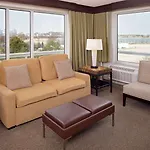 Doubletree By Hilton Bayside 3*