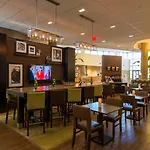Hotel Hampton & Crosstown Center 3*