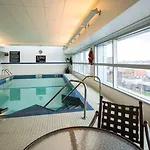 Hotel Hampton & Crosstown Center