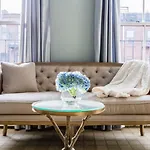 Clarendon Square Bed & Breakfast