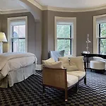 Clarendon Square Bed & Breakfast Boston
