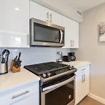 City Apt In Heart Of Boston