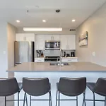 Apartment In Heart Of Boston