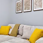 Apartment Vintage 2br In With Free Parking Boston