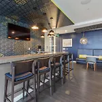 Modern Harbor Front Apartment