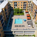 Blueground Bleachery Pool Nr Charles River Bos-1214