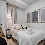 Apartment Modern 5b3b In Steps To Convention Center Boston