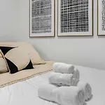 Modern 5b3b In Steps To Convention Center Apartment Boston