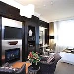 Fifteen Beacon 5* Boston
