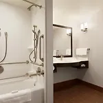 Hilton Garden Logan Airport 3*