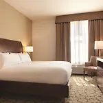 Hilton Garden Logan Airport 3*