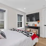 3br3bth Entire House Steps To Downtown & Td Garden Holiday home *
