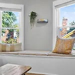 Luxury 3br 2ba Penthouse Apartment