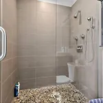 Luxury 3br 2ba Penthouse Apartment