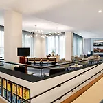Courtyard Downtown/north Station Hotel 3*