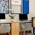 Courtyard Downtown/north Station Hotel 3*