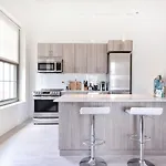 Global Luxury Downtown Apartment *