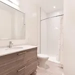 Global Luxury Downtown Apartment